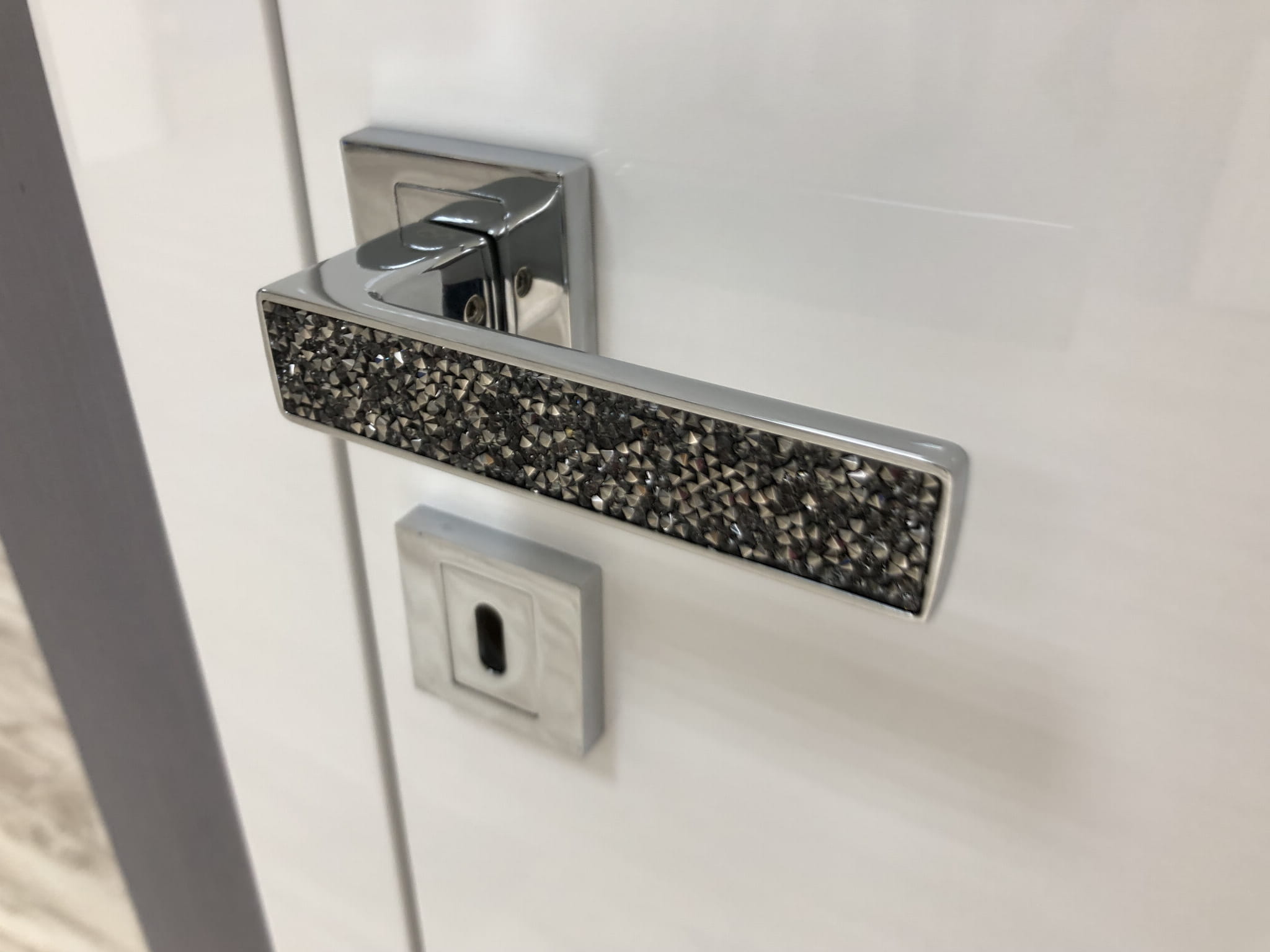 Concept KCK 700 chrom/glamour - dveřní kování s čtvercovou rozetou